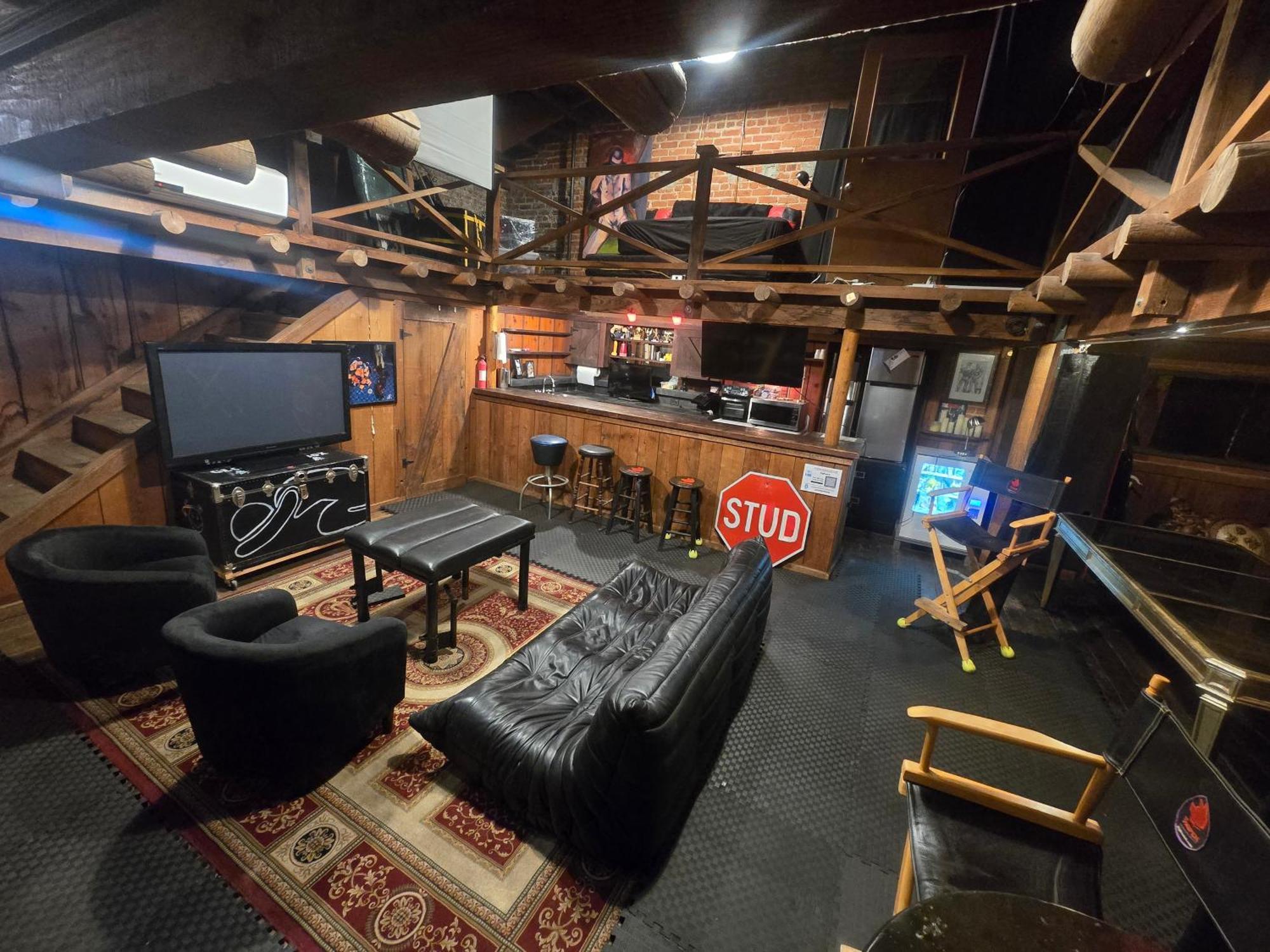 Pigpen La Hotel - Los Angeles — Photos 1
